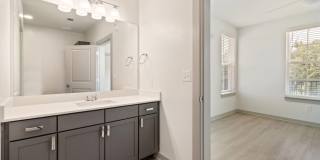 The Belle at the Lamar Gallery 22