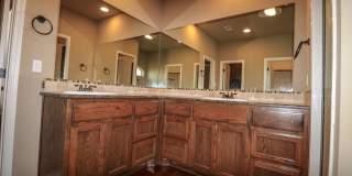 Available Now: 4 bedroom house Gallery 14