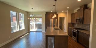 Single Level Home in Unique Bend Neighborhood Single Level Home in Unique Bend Neighborhood Gallery 6