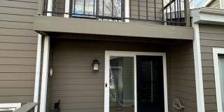 2 Bedroom, 2 1/2 Bathroom Townhome located near hospitals and colleges! Gallery 1