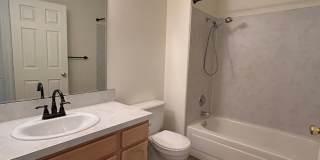 3 bedroom 2 bath In The Heart of Eagle Gallery 13