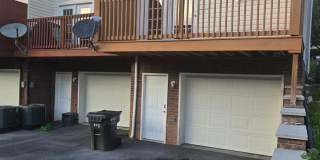 Spacious 2-Bedroom Townhome – End Unit with Private Deck & Garage Gallery 4