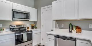 Modern 4 Bedroom Home in Falcon Falls Near Heights High School Gallery 4