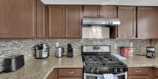 Family-Friendly House with Pool and Spacious room Gallery 12