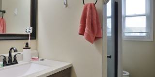4-5 BR HOUSE on Frambes close to High St / Short term lease available Gallery 25