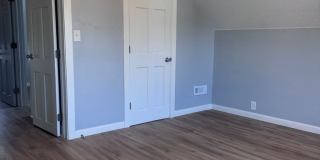 Remodeled 4 Bedroom 1 Bathroom Home Gallery 20