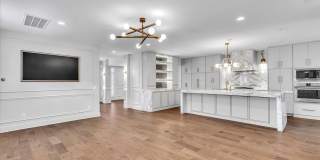 Charming Single Family Home in the Picturesque Bona Bella Subdivision Gallery 9