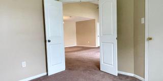 1104 MEWS Drive Gallery 9