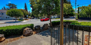 Charming 2 Bedroom, 1 Bathroom Home with Large Fenced Yard + Garage Gallery 4