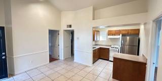 Historic District 2 bed 1 bath & Large Storage Unit near Friendship Garden of PHX Gallery 1