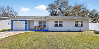 3 Bedroom Home in Tavares with Large Fenced Backyard Gallery 1