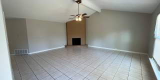 North Austin Home - Great Area and Ready NOW! Gallery 6