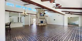 Waterfront Luxury Living – 4 Bed / 3 Bath – Over 2,600 Sq Ft Gallery 11