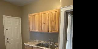 5320 N Winthrop Gallery 2