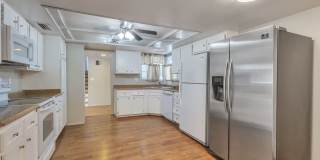 6 Bedroom 3.5 Bathroom Tri-Level Home In Tempe close to ASU Gallery 4
