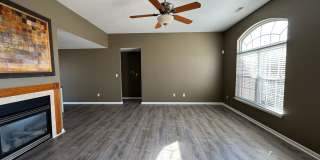 3 Bedroom Home available w/fenced yard Gallery 9