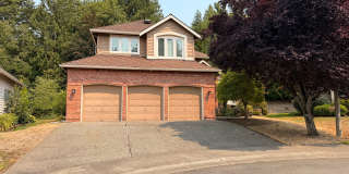 Beautiful Upgraded 4 Bedroom 2.75 Bath Home in Sammamish Gallery 1