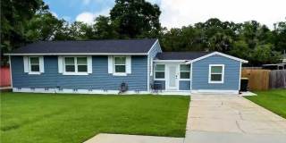 236 NE Beachview Dr 236 NE Beachview Dr Gallery 1