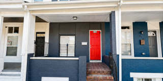 Charming Baltimore Rowhome with Hardwood Floors & Bonus Basement Space Gallery 1