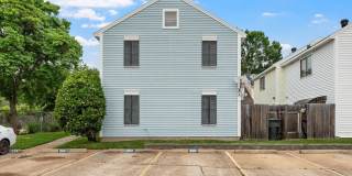 Cobblestone Townhouse - End unit close to parking Gallery 11