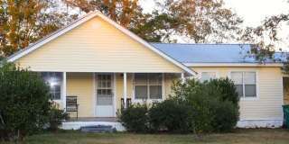 Charming Rural 3/2 in Cottondale w/ Carport Gallery 1