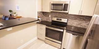 Renovated 2/2 in quite 55+ community Gallery 6