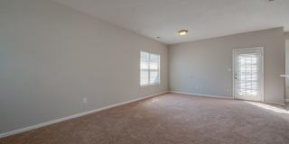 1st Floor Primary Bedroom - Kiln Creek Gallery 5