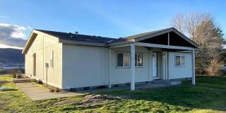 Beautiful Dallesport Home w/ RIVER VIEWS for Rent - 640 Sunridge Ave Gallery 1