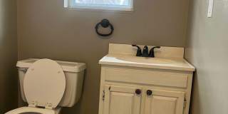 Spacious 3BR/2BA Home In Webb City, MO with shed and bonus room!! Gallery 11