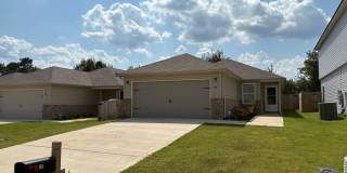 3 bed, 2 bath available for rent now! Gallery 1
