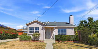 Centrally Located! Gallery 1