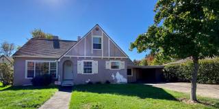 Great Hucrest Home with Hardwood Floors & a Fireplace! Gallery 1