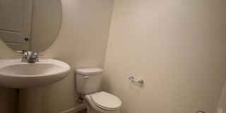 five bedrooms and three and a half bathrooms home in Fresno, CA Gallery 13