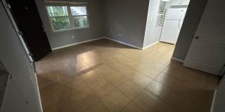 Amazing upstairs unit available, centrally located in Sarasota's best area. Gallery 1