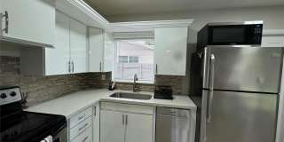1005 NE 17th Court Gallery 19