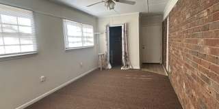 3 bedroom home near Wire Park Gallery 16