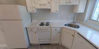 Great 2 Bed 1 Bath Steps to the Green Line Gallery 1