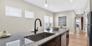 Charming 2BR Townhome in Indianapolis Gallery 4