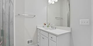 709 Thomas Ln #B Gallery 19