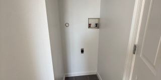 2 Week Free Move-In Special! Charming Renovated 1BR Near The Pearl & River Walk Gallery 9