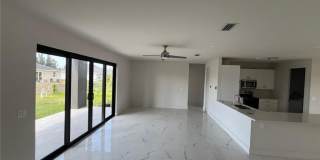 1832 NW 22nd Place Gallery 19