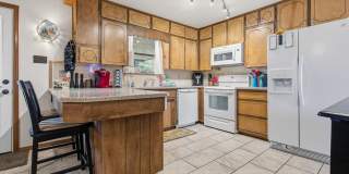 Spacious 3 bedroom 2 bath home with Solar Panels Gallery 9