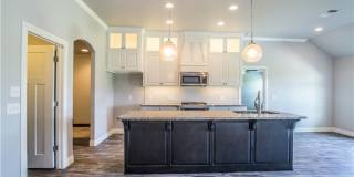 4 Bedroom Home with Upstairs Bonus room in Edmond Gallery 8