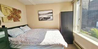 Beautiful Studio Condo in Belltown Gallery 3