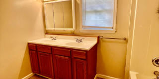 112 CHERRY LN l 6 BED, 3 BATH Gallery 8