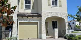 2899 SE 25th Ter Gallery 1