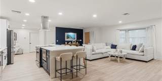 2412 La Salle Avenue Gallery 40