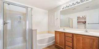 Southern Highlands Beauty with Expansive Loft & Designer Upgrades! Gallery 18