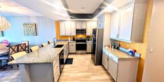 Annual Turnkey 3/3 penthouse on waterfront in Osprey Gallery 4
