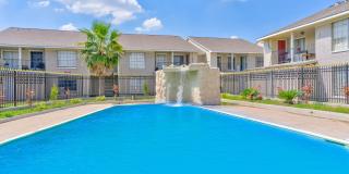 Falls of Braeburn Apartments Gallery 2